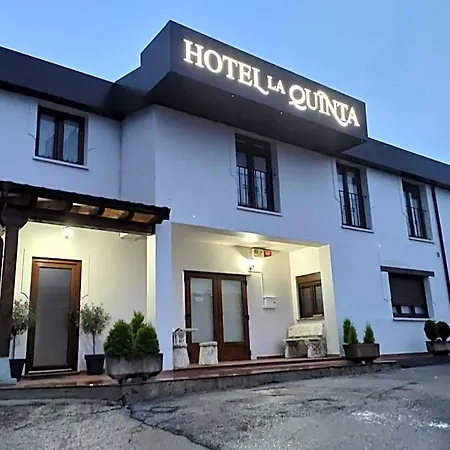 La Quinta 2*